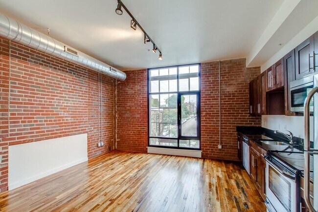 Foto del edificio - Gorgeous Germantown Historic Loft in Werth...
