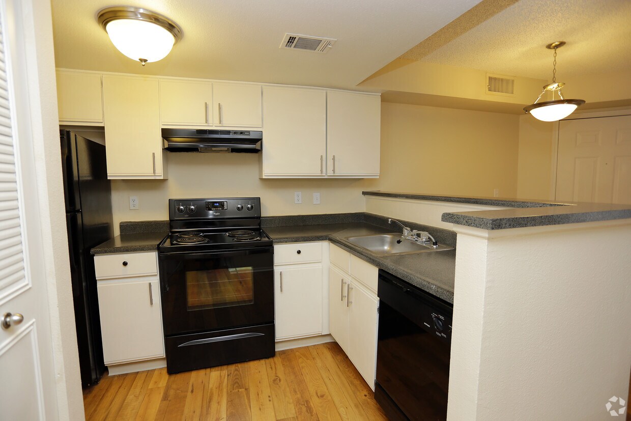 Foothills Park Apartments in Arvada, CO