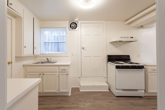 Photo - UC Berkeley Duplex Apartment