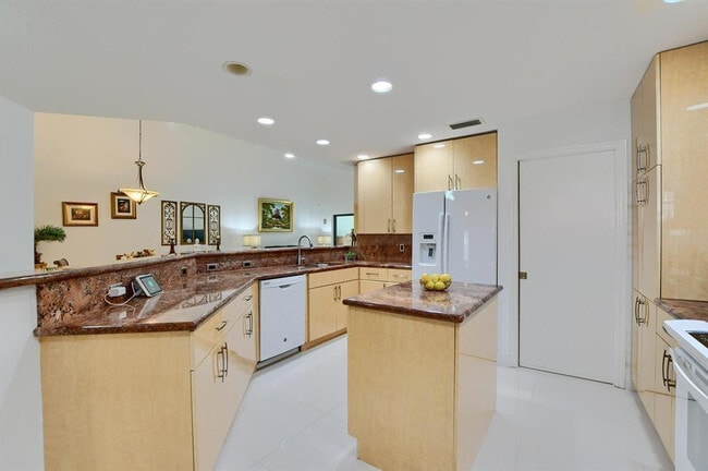 Building Photo - 65 Centennial Ct