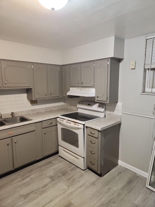 519 S Sandusky Ave Unit 521, Bucyrus, OH 44820 Apartments in Bucyrus