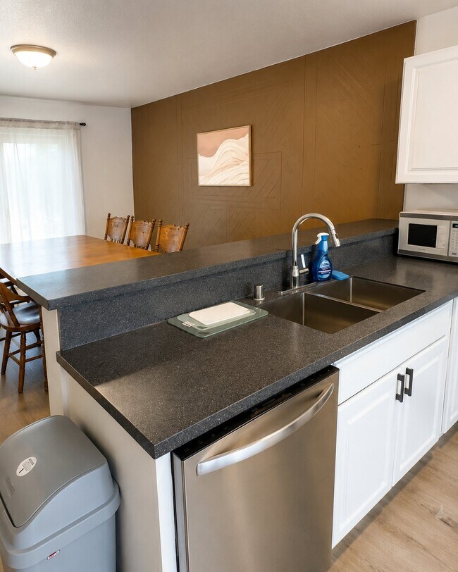 Foto del edificio - 4011 E Turnagain Blvd
