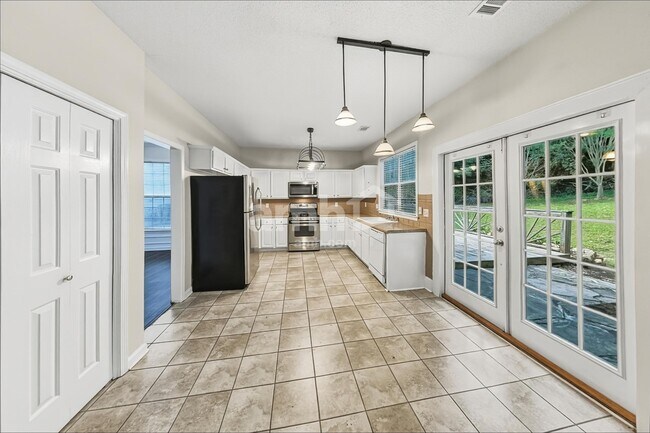 Foto del edificio - 4180 Glenaire Way NW