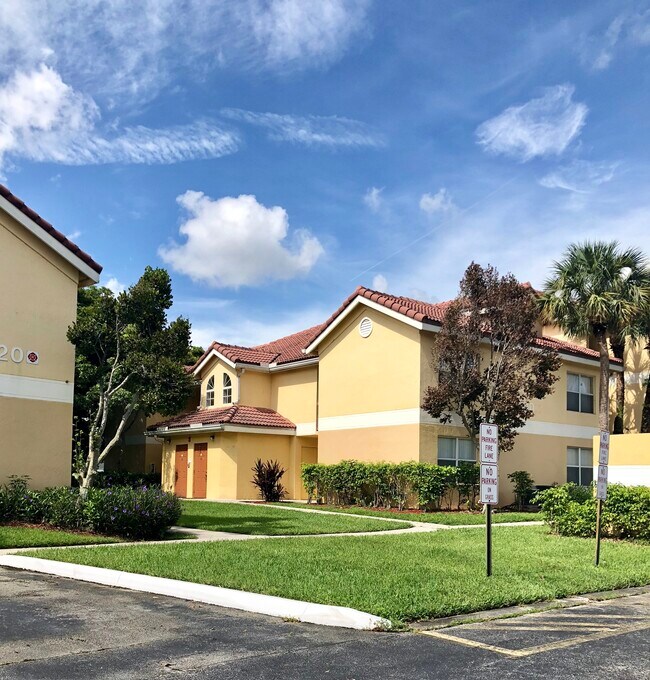 Building Photo - 7640 Westwood Dr