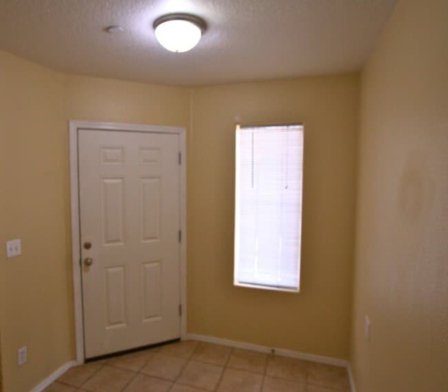 Lafayette 12 Plex - Lafayette 12 Plex Apartment