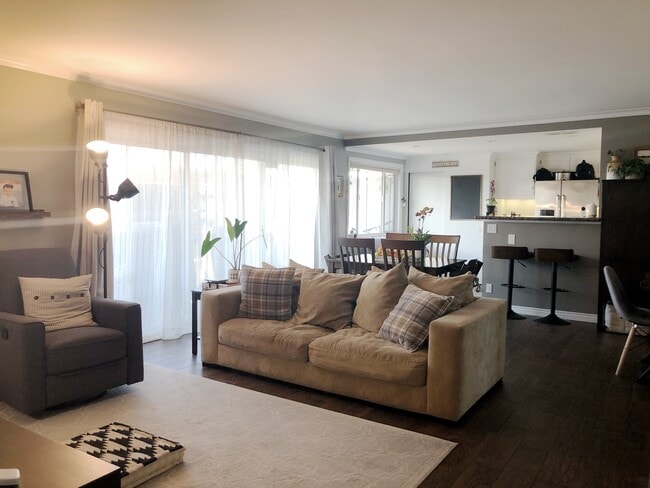 Living Room to Dining & Kitchen - 2940 W Carson St