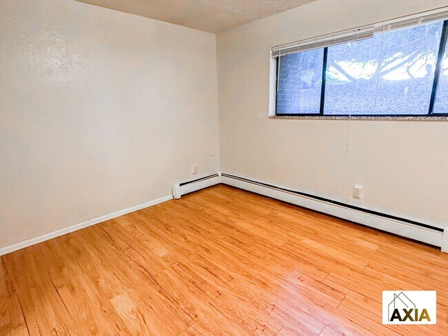 Foto del edificio - 1200 College Ave