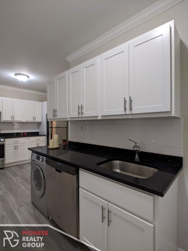 Foto del edificio - 837 W Cornelia Ave
