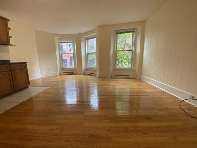 *Las imágenes son muestras representativas de la unidad anunciada. En algunos casos, las unidades reales que visita... - 70 Pinckney St