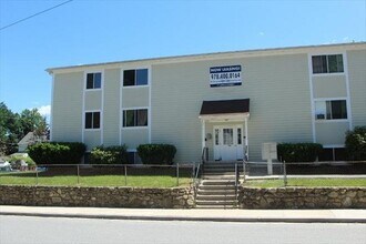 Building Photo - 105 Plymouth St