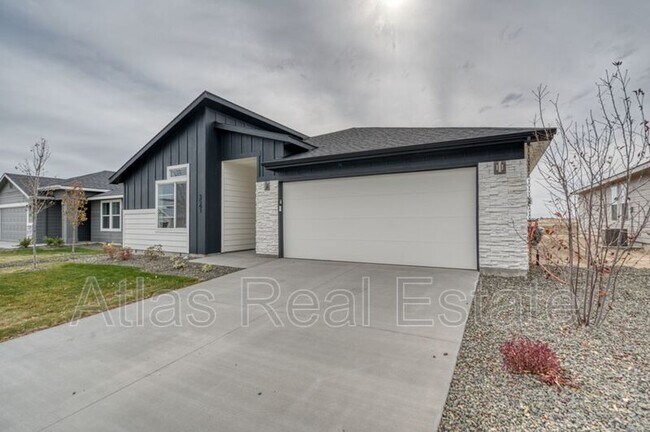 Building Photo - 3541 W Remembrance Dr
