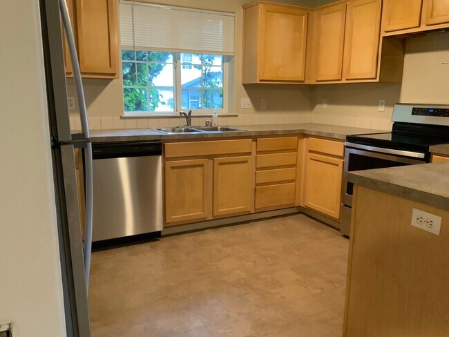 Foto del edificio - 3 Bedroom/2.5 Bath Home in the Carter Park...