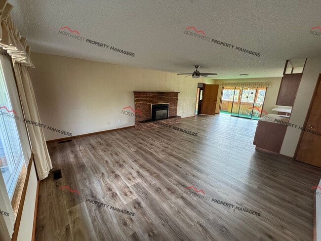 Building Photo - 1301 Kayu Ln