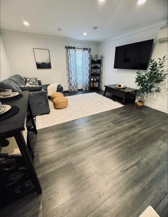 Primary Photo - 10 Palmer St