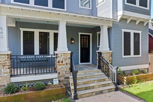 Building Photo - 542 W 26th St