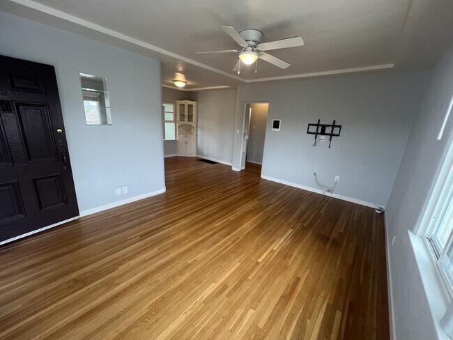 Foto del edificio - 2221 Polk Ave