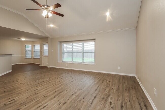 Foto del edificio - 302 Cedar Branch Dr