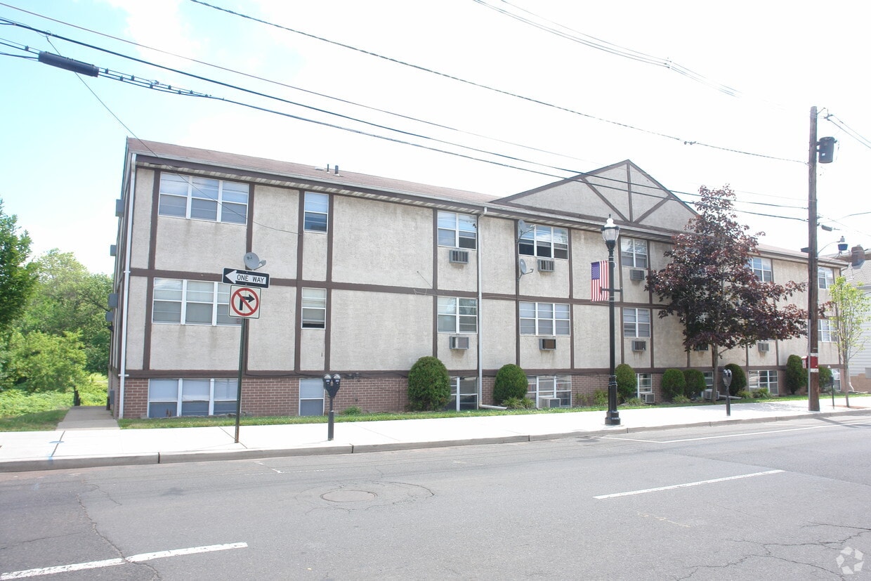 Building Photo - Cambridge Court