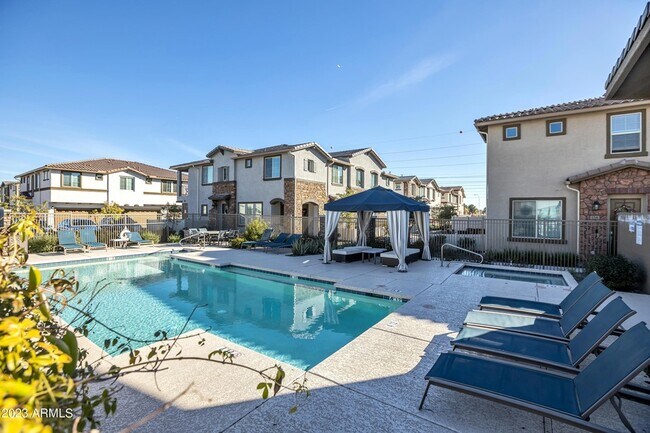 Foto del edificio - 4100 S Pinelake Way