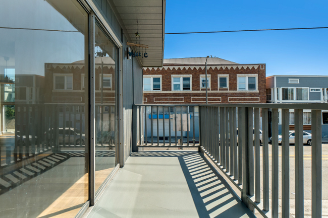 Foto del edificio - 40 18th Ave
