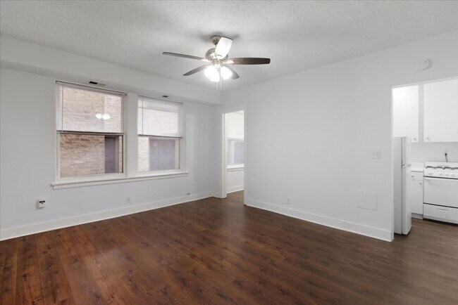 Foto del edificio - 3727 N Pine Grove Ave