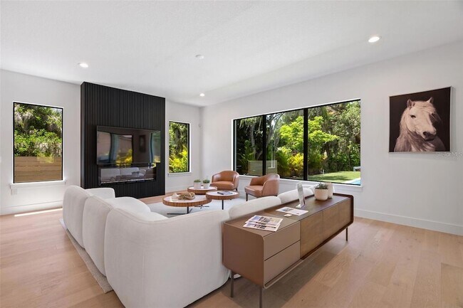 Foto del edificio - 6564 Lagoon St