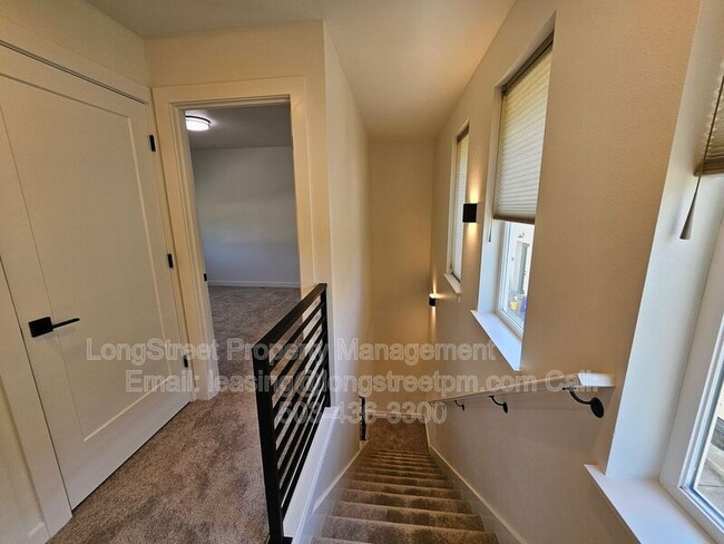 Building Photo - 7480 N Oswego Ave