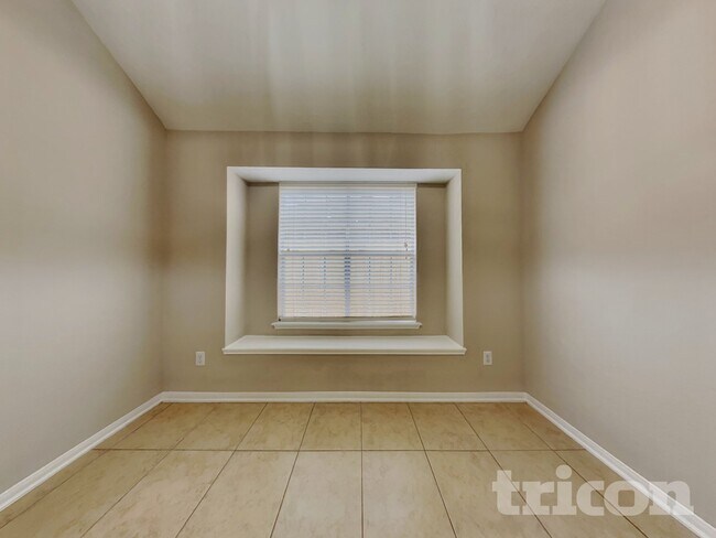 Foto del edificio - 7002 Echo Pines Dr