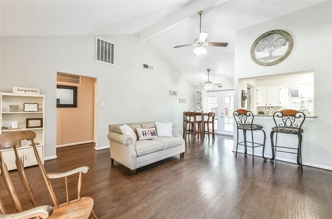 Building Photo - 3026 Helmsley Dr
