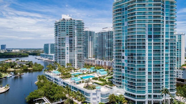 Foto del edificio - 16500 Collins Ave