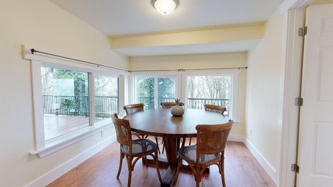 Building Photo - 1641 10th Ave E