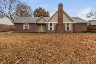 Building Photo - 4652 Benoit Dr