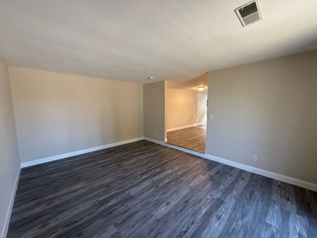 Foto del edificio - Updated single story home located in Ceres!