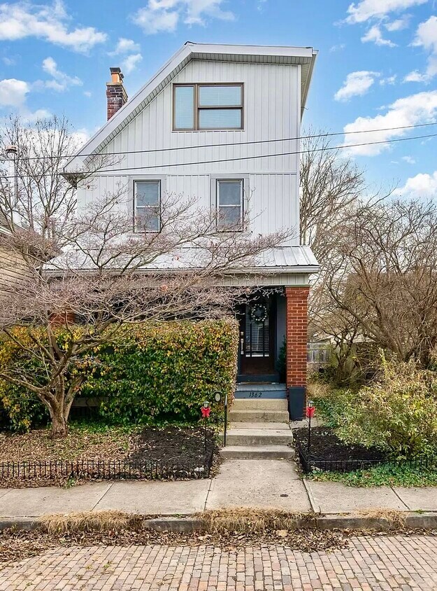 Primary Photo - 1362 S 5th St