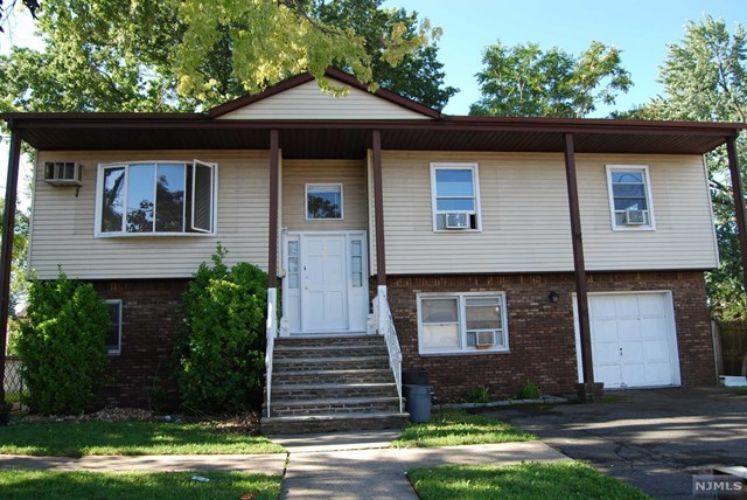 Primary Photo - 444 Sylvan St