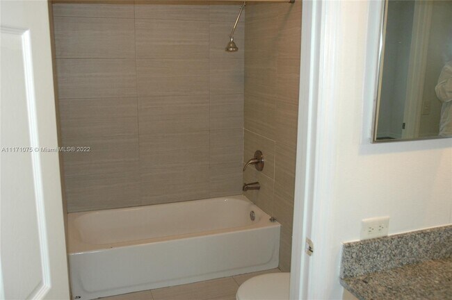 Building Photo - 2442 Centergate Dr