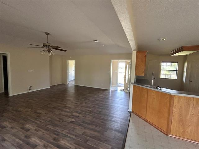 Building Photo - 400 Hale Pl