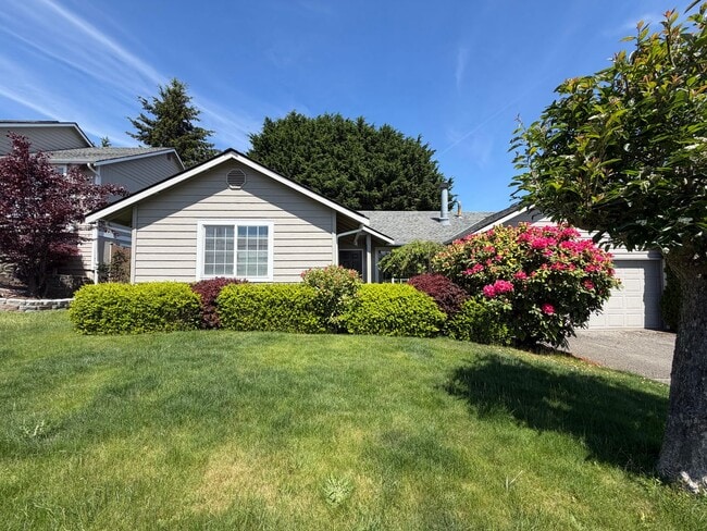 Building Photo - Everett 3 Bedroom Rambler