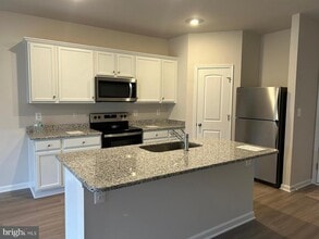 Building Photo - 30 Cramsford St