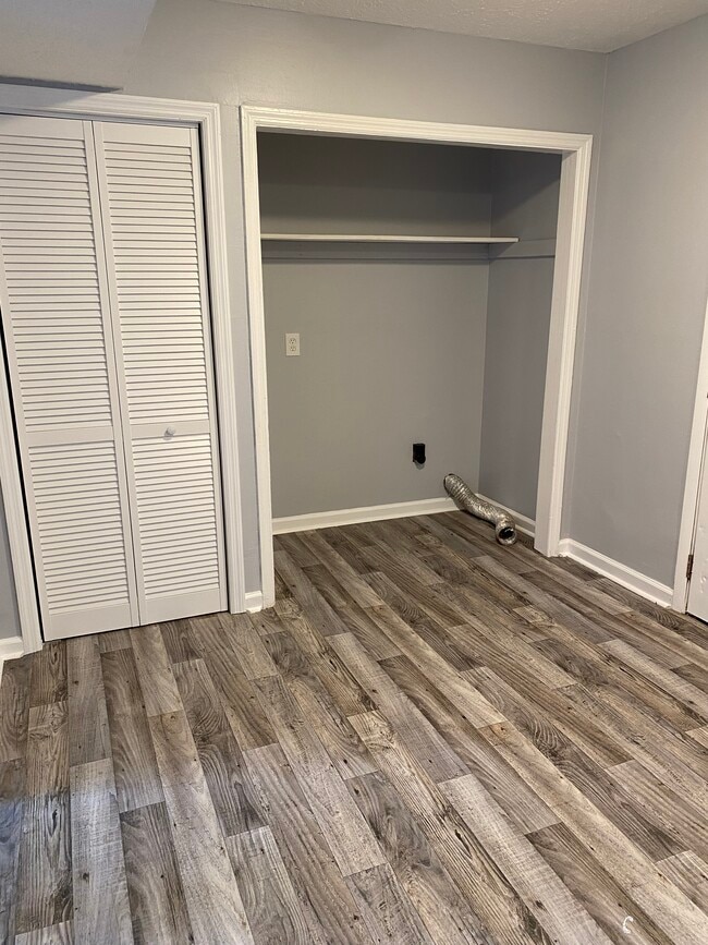 Building Photo - 738 Flint Ridge Dr