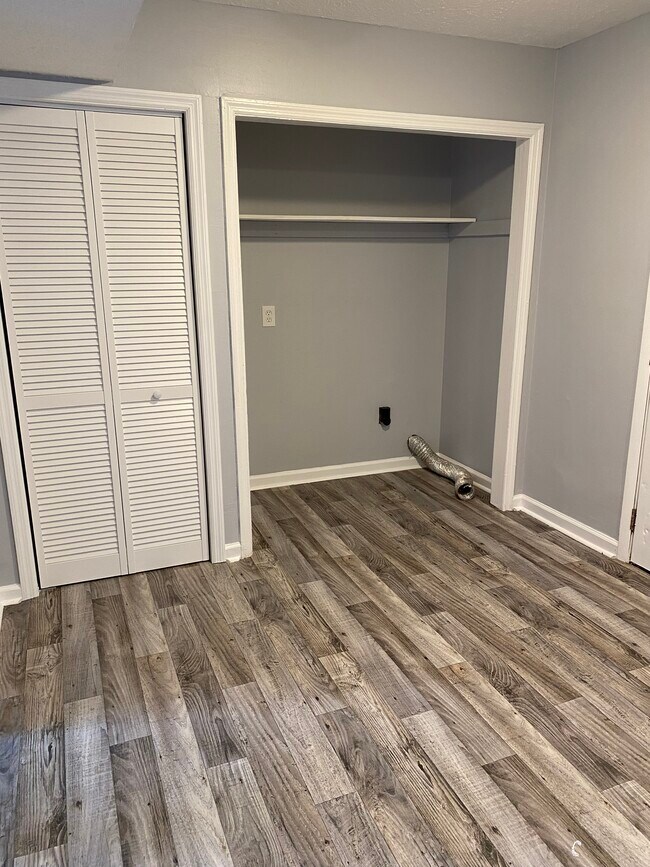 Foto del edificio - 738 Flint Ridge Dr