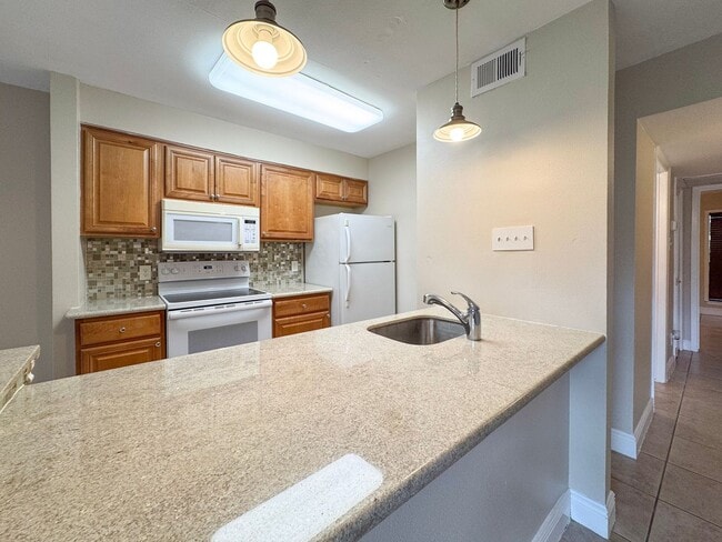 Building Photo - 3843