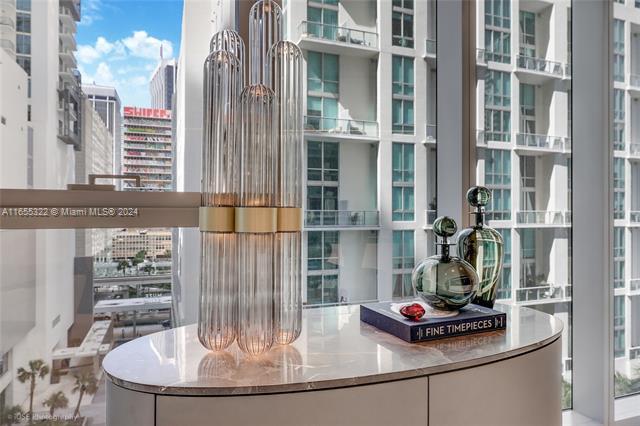 Foto del edificio - 300 Biscayne Boulevard Way