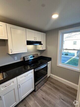 Building Photo - 10 Monarch Wy
