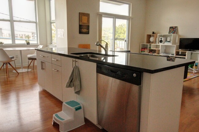 Foto del edificio - Gorgeous Downtown Durham 2bd/2ba Condo