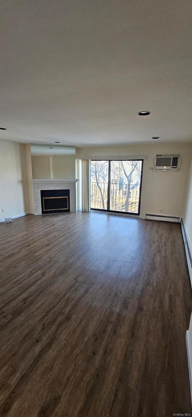 Foto del edificio - 492 N Broadway