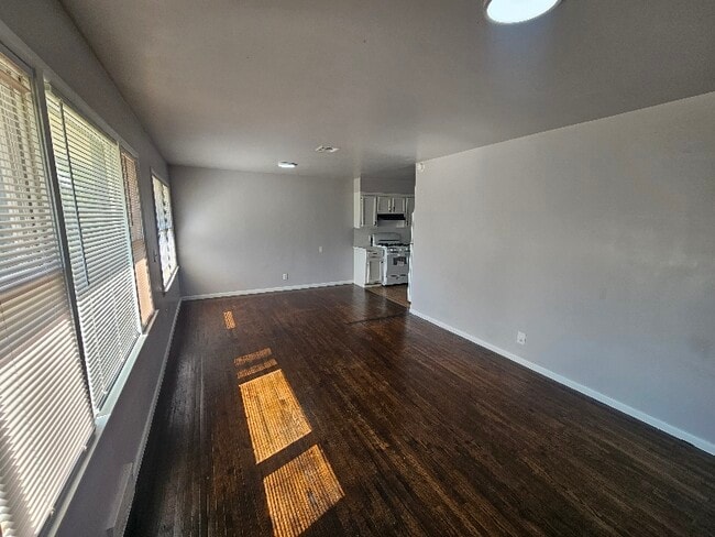 Building Photo - 1919 W 46th Pl