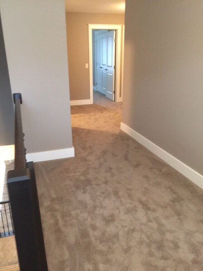 Foto del edificio - Maintenance free 3 bedroom 2.5 bath home in Stow