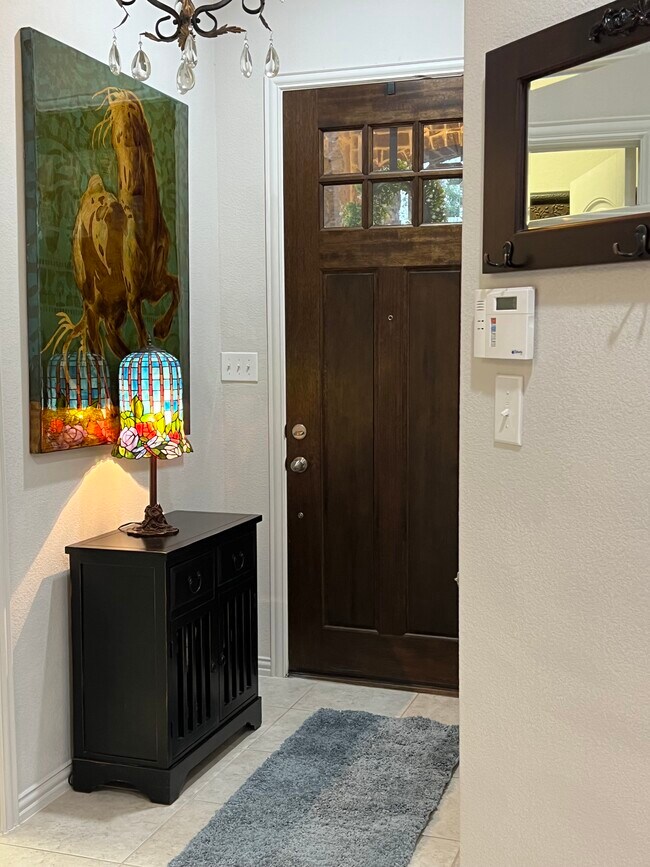 Foto del edificio - 531 Catherine Ln