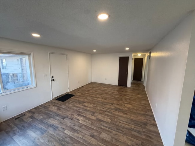 Building Photo - 1710 6th St